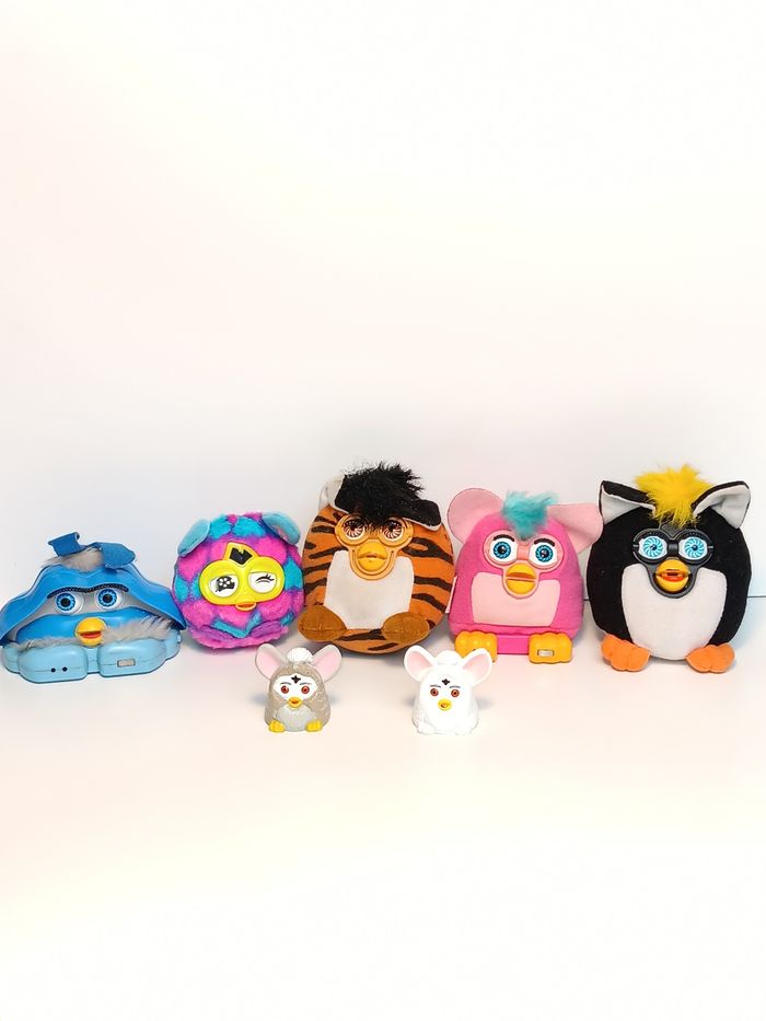 Lot 7 figurines peluche vintage furby taille 11cm pour la plus grande