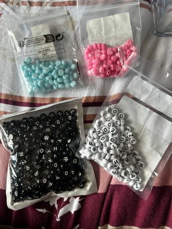 lot de perles initiales