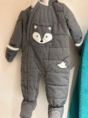 Combinaison pilote bébé C&A 9-12 mois grise avec capuche oreilles
