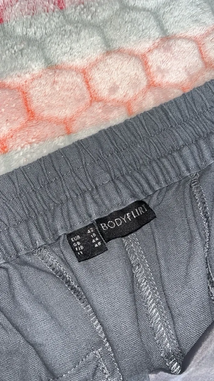 Pantalon - photo numéro 2