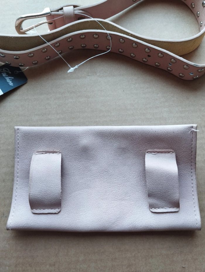 Neuve avec étiquette Ceinture Fashion avec pochette amovible rose pâle - photo numéro 5