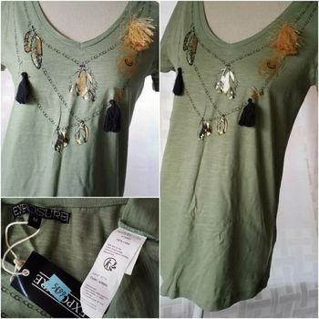 Tee-shirt kaki avec strass et pompons  taille M neuf