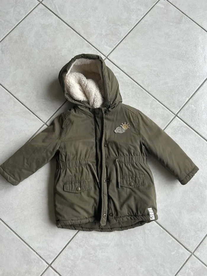 Veste kaki kiabi taille 24 mois