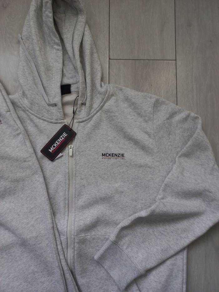 Jogging tout neuf - photo numéro 2