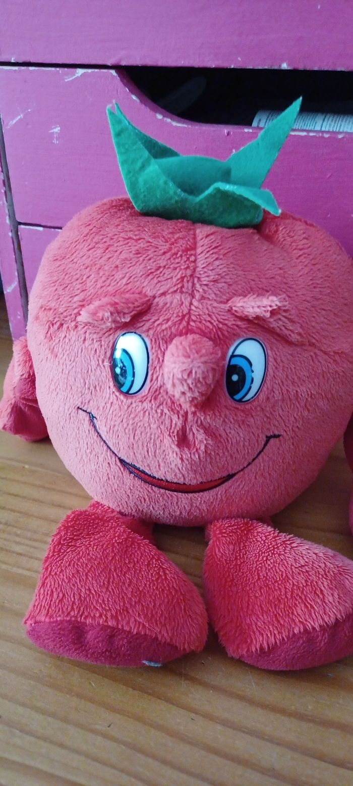 Très belle petite peluche Fraise 🍓 - photo numéro 2