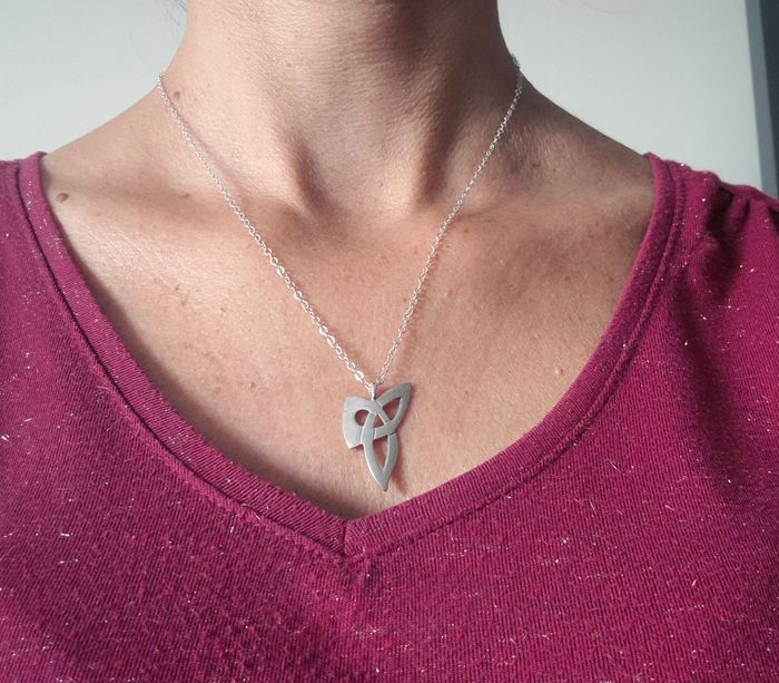 Chaîne avec pendentif fantaisie,  TBE 📿