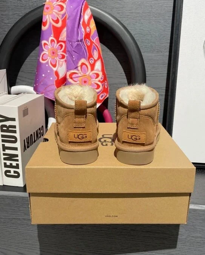 Bottes UGG Mini Marron 39 - photo numéro 3