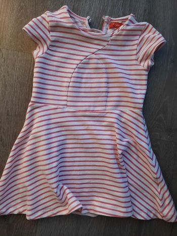 Robe fille 4 ans 
Marque tissaia
