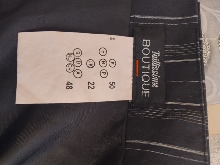 Jupe noir rayures grises - photo numéro 4