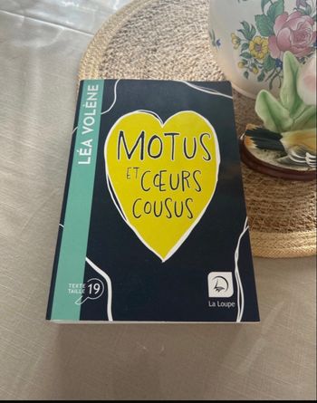 Motus et cœur cousus
