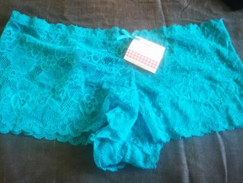 Shorty dentelle S 34/36 neuf bleu