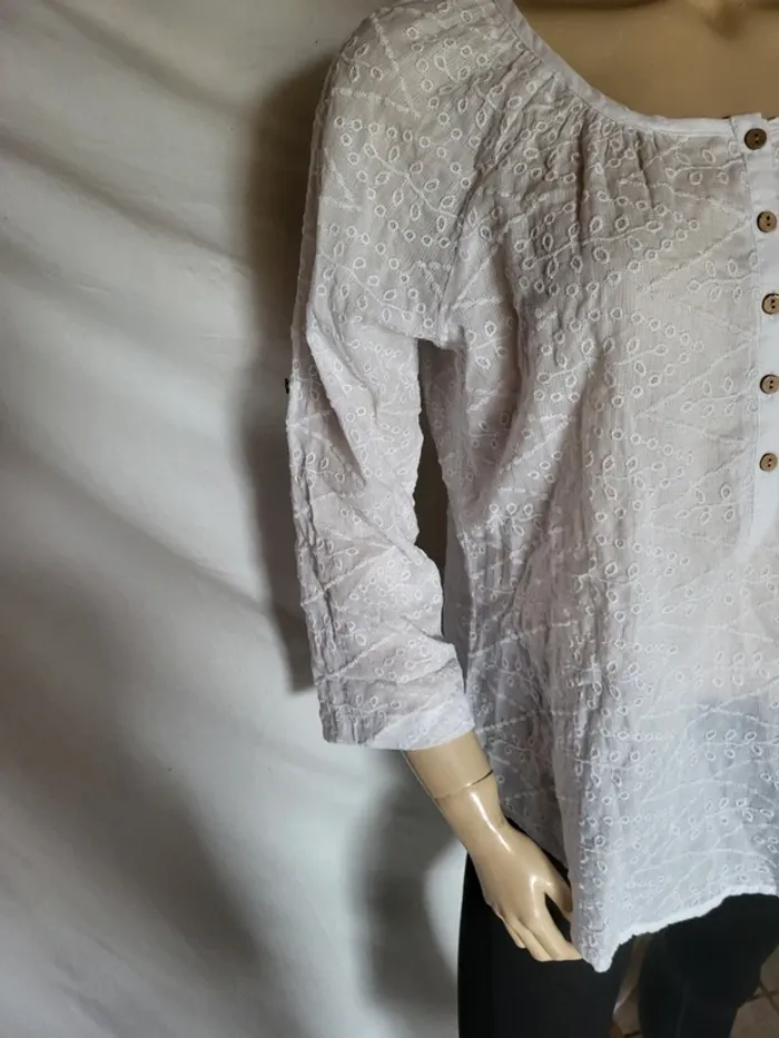 Haut blanc neuf - photo numéro 2