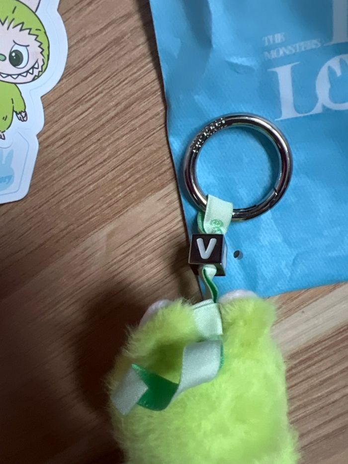 Labubu Pin for Love V - photo numéro 3