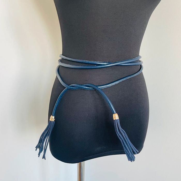 👍🏻 Ceinture. 220 cm. Ajustable. Bleu marine. Très bon état.