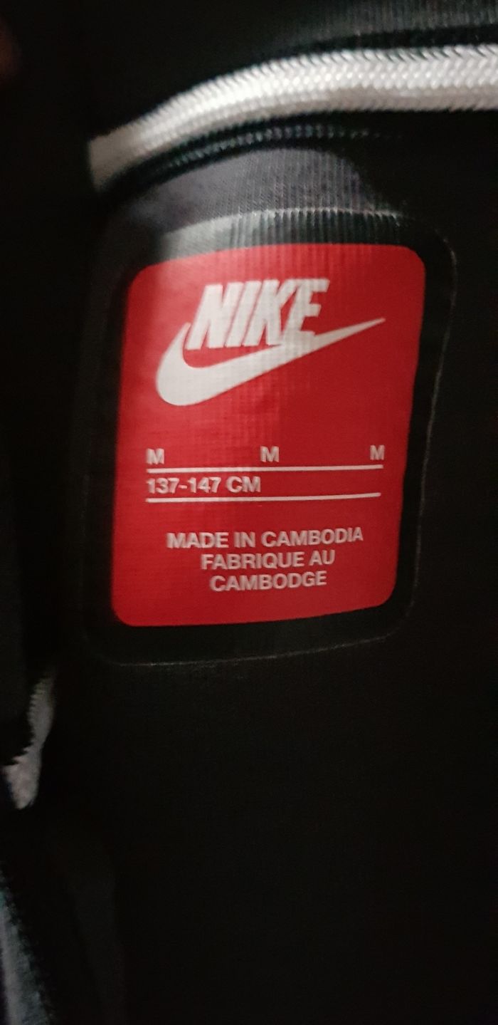 🔥 Nike Tech Fleece – Ensemble complet (Veste + Pantalon) 🔥
- photo numéro 2