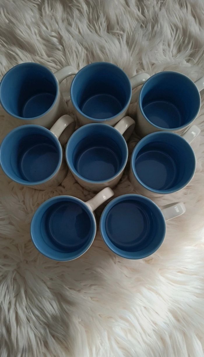 Lot 8 tasses
