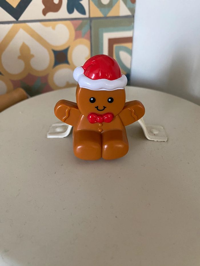 Personnage bonhomme pain d’épice tut tut bolides Vtech