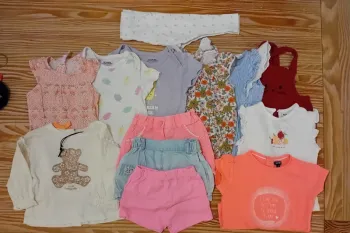 Gros lot de vêtements été fille, barboteuses, combishort, tee-shirt et shorts