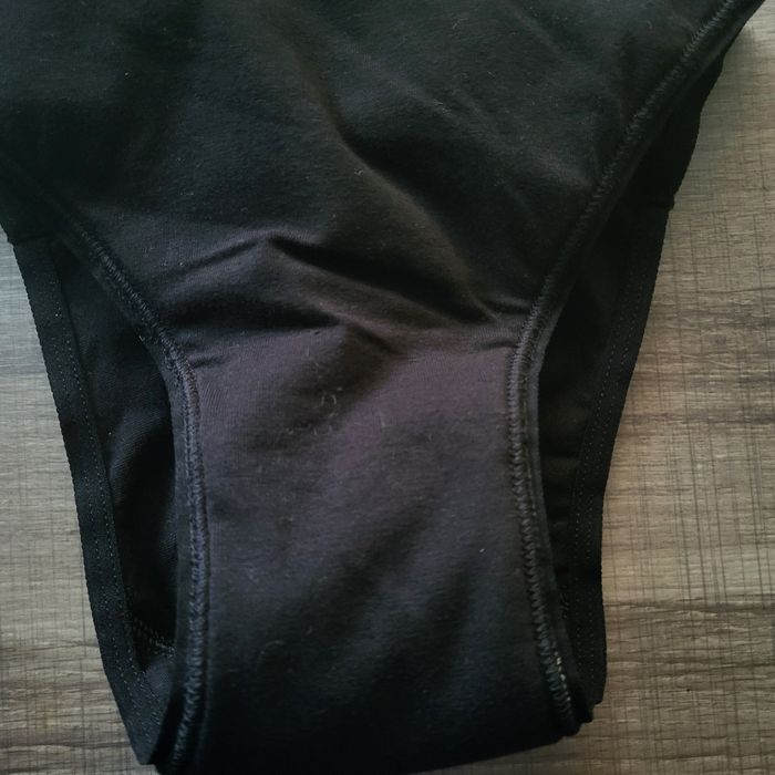 Lot de 3 culottes menstruelles taille XS neuves  bien entendu - photo numéro 5