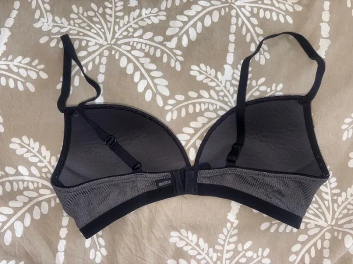 Soutien-gorge - photo numéro 2