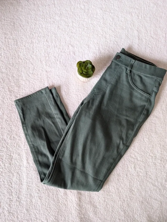 🌿 Jegging Uniqlo – S