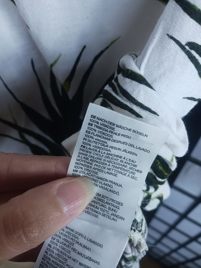 T.shirt femme - taille S - H&M - photo numéro 5