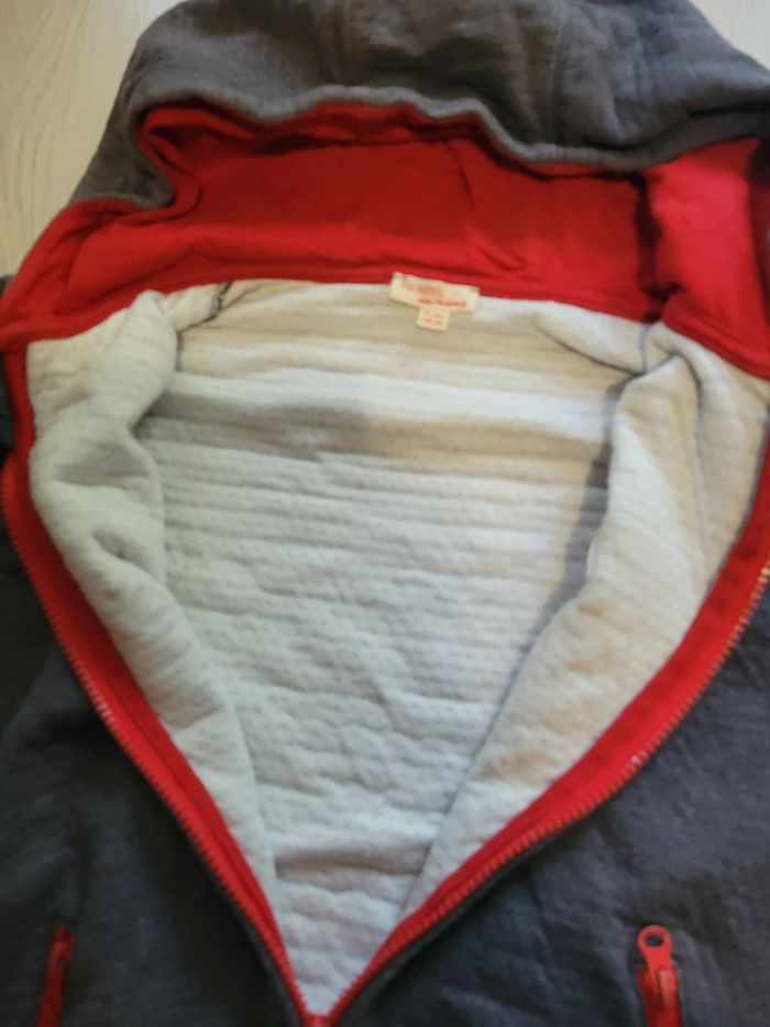 Sweat zippé 10 ans - photo numéro 3