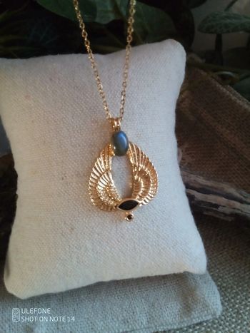 Collier pendentif égyptien et pierre de labradorite