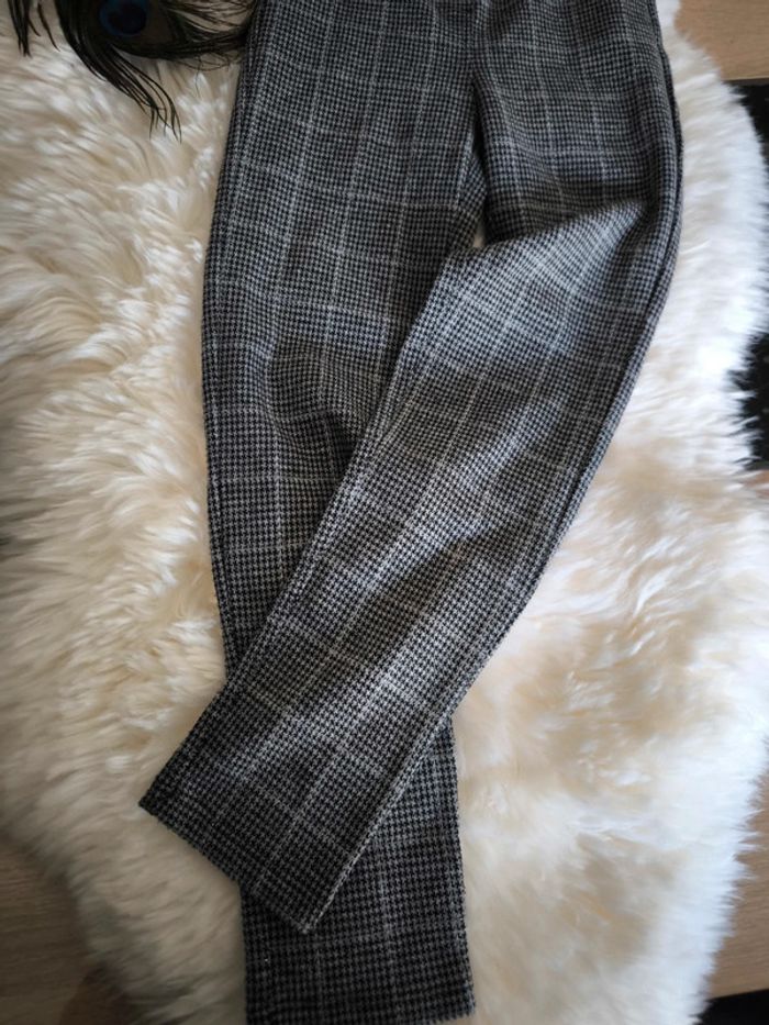 🩶 Superbe pantalon à carreau gris Gémo taille 8 ans 🩶 - photo numéro 2