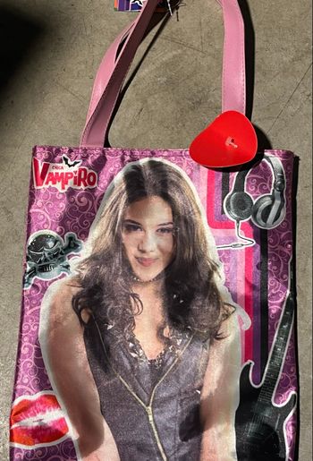 Sac, Chica Vampiro