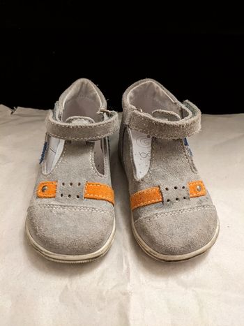 Paire de chaussures bébé pointure 20
