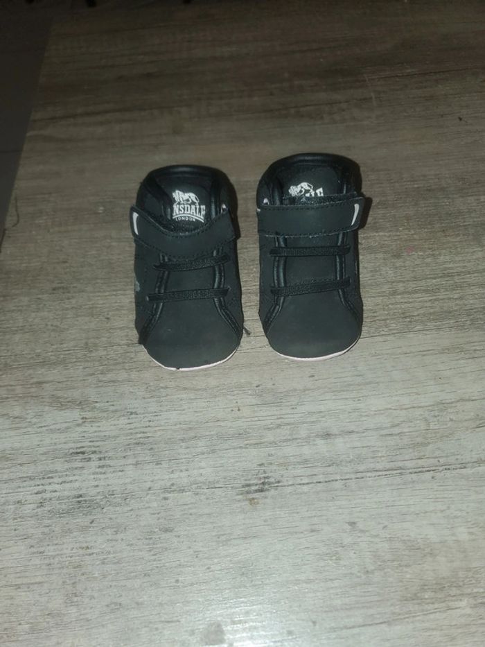 Chaussure lonsdale taille 18 - photo numéro 2