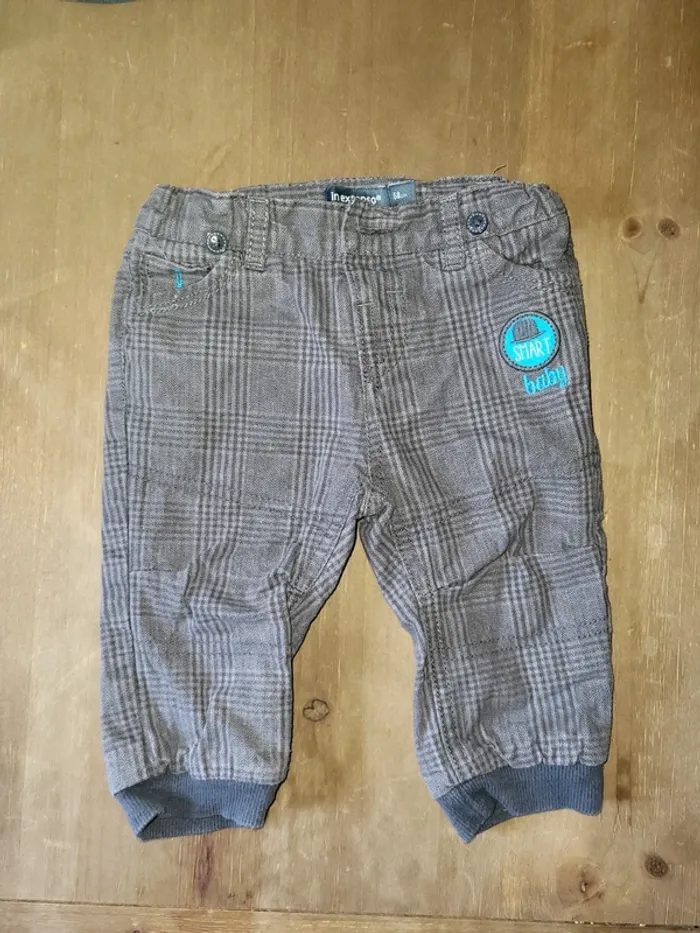 Lot de trois pantalon 6 mois - photo numéro 4