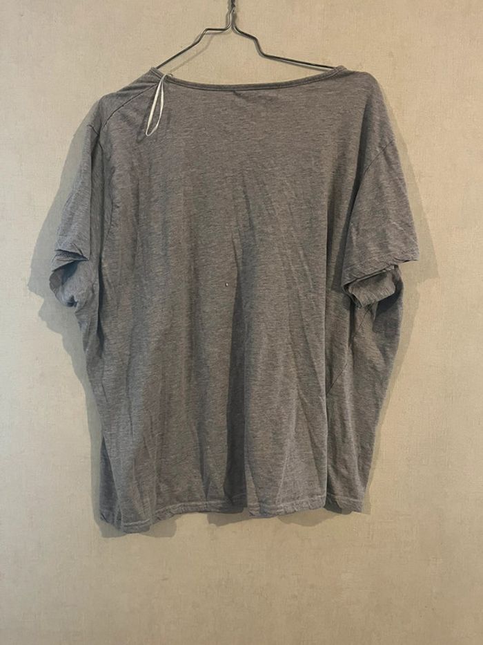 T-shirt gris - photo numéro 2