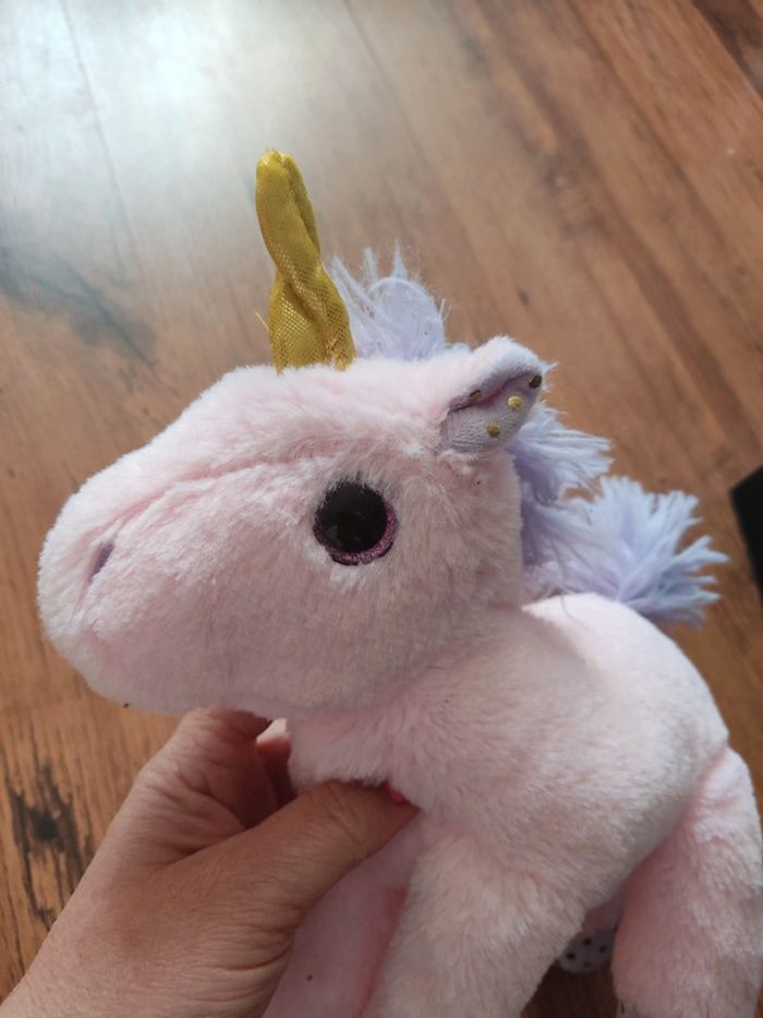 🦄Lot de 2 peluches licorne aux yeux brillants 🦄 - photo numéro 5
