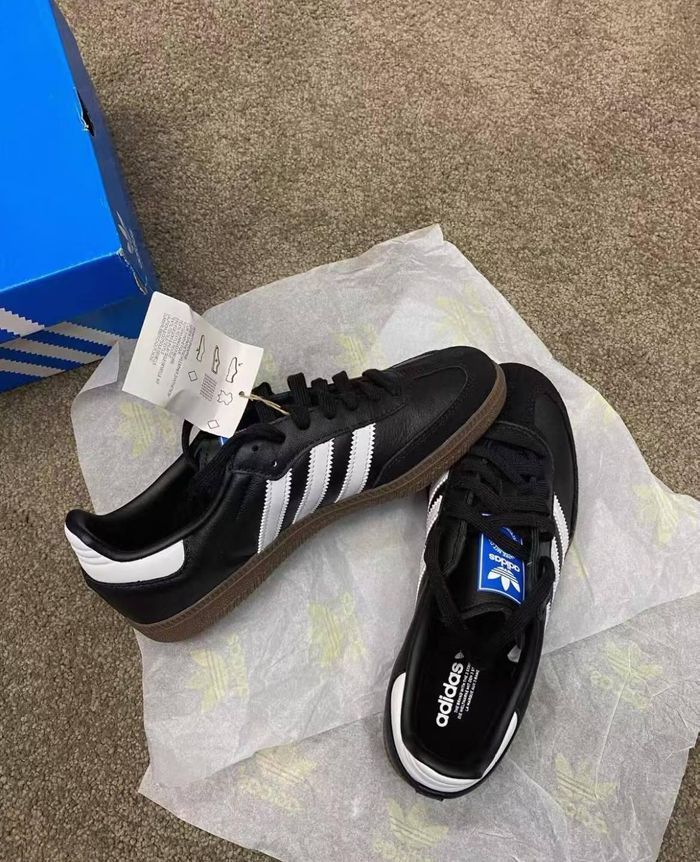 Baskets Adidas - photo numéro 3