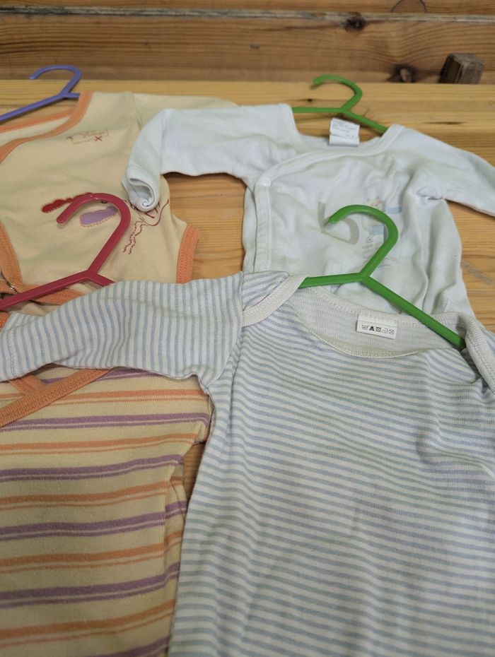 Lot 5 bodies manches longues 3 mois - photo numéro 2