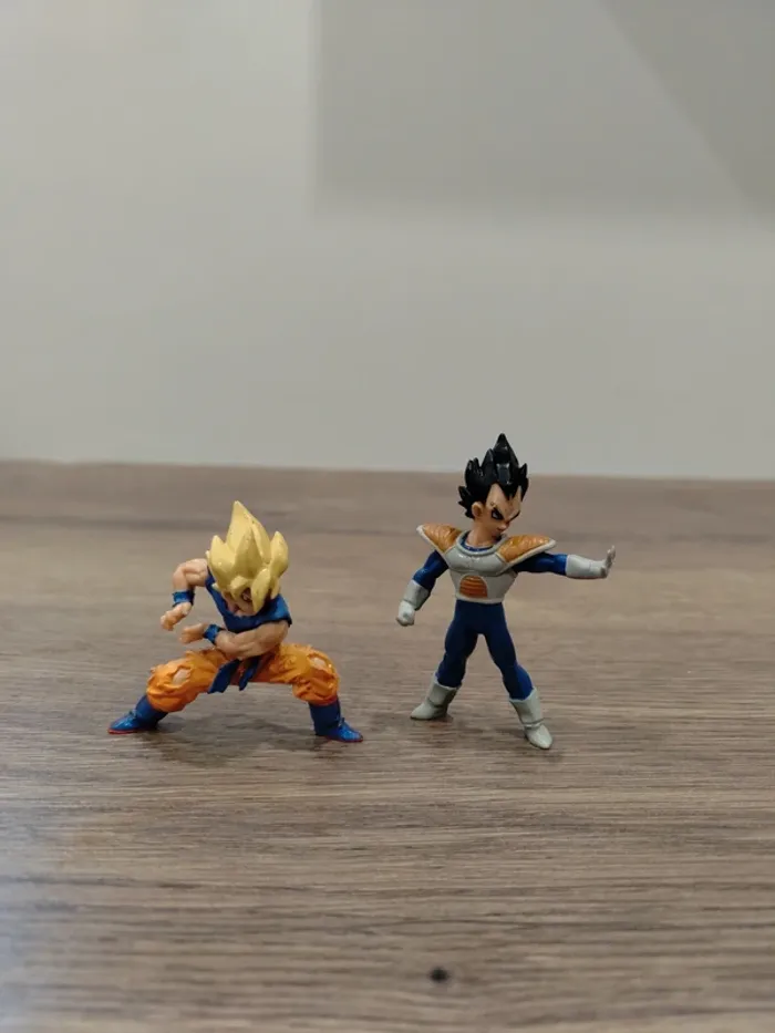 Lot de 2 figurines dragon ball hachette