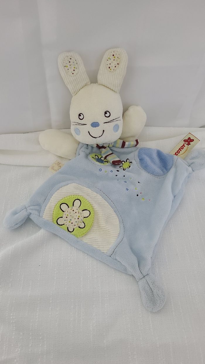 Doudou plat lapin bleu fleurs brodées NICOTOY - photo numéro 2