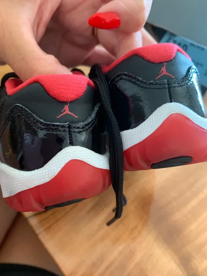 Basket Jordan taille 19.5 - photo numéro 3