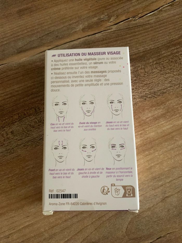 Masseur de visage en bois - photo numéro 3