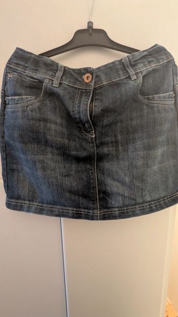 Jolie jupe en jean taille 14 ans /xs
