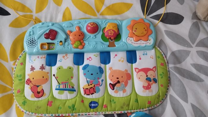 Piano d'éveil bébé