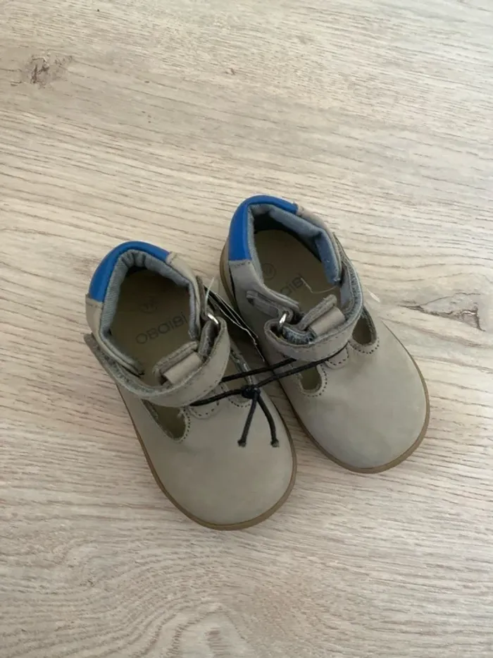 Chaussures à scratch Obaibi Obaïbi pointure 19 Neuves En cuir nibuck - photo numéro 4