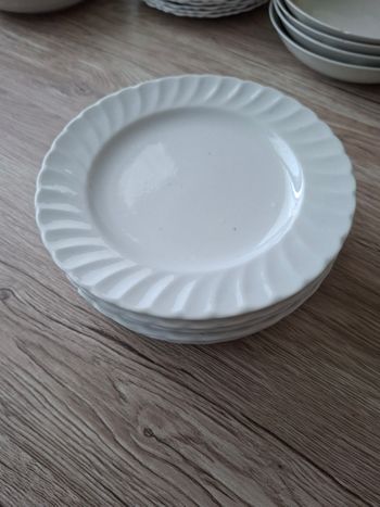 Lot de 7 assiettes blanches 