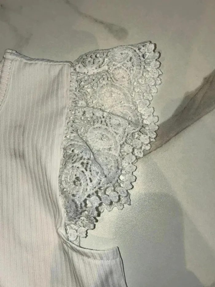 Top blanc épaules à volants – 8 ans – Sans marque - photo numéro 3