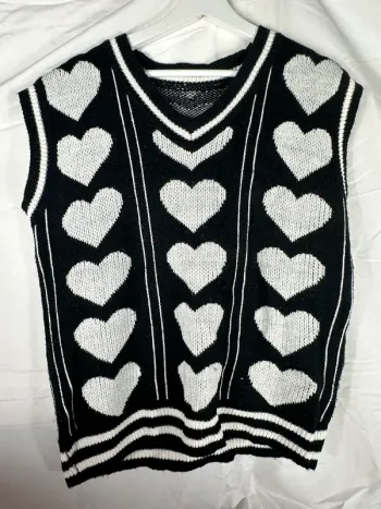 Pull cardigan sans manche cœur YesStyle
