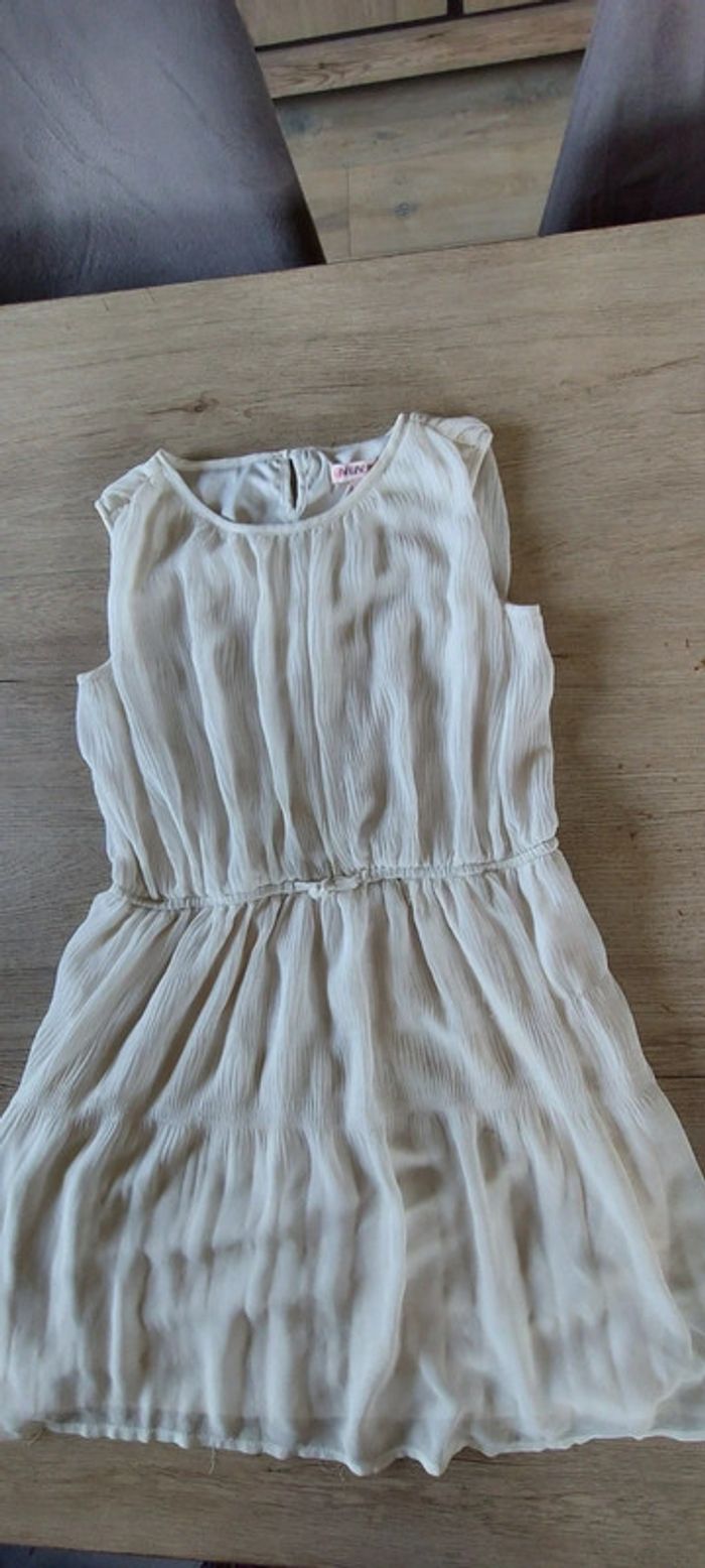 Robe courte, blanc cassé, sans manche, C&A, taile 152