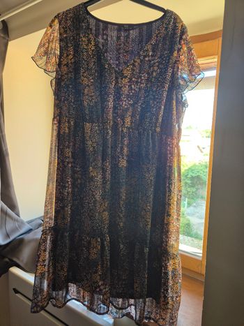 Robe mi-longue