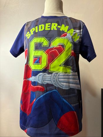 T-shirt garçon taille 122/128